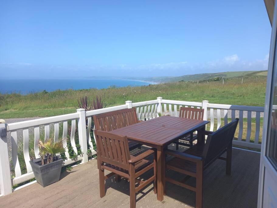 Bay View - Fantastic Views Of Whitsand Bay Torpoint Buitenkant foto
