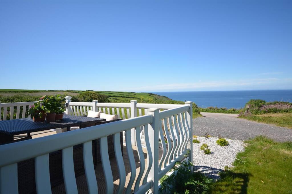 Bay View - Fantastic Views Of Whitsand Bay Torpoint Buitenkant foto